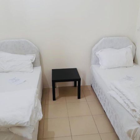 California Hostel Dubai Beach Esterno foto