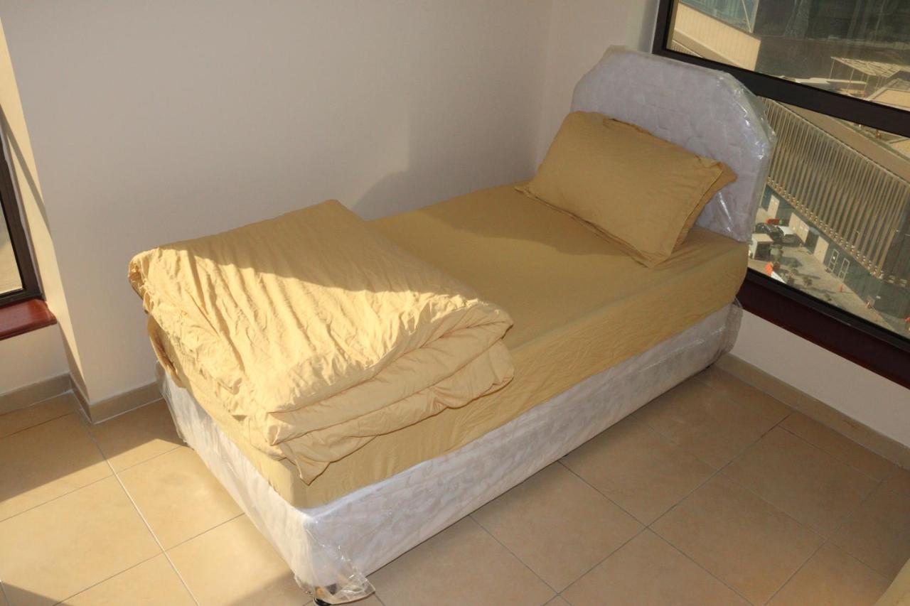 California Hostel Dubai Beach Esterno foto