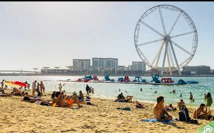 California Hostel Dubai Beach Esterno foto
