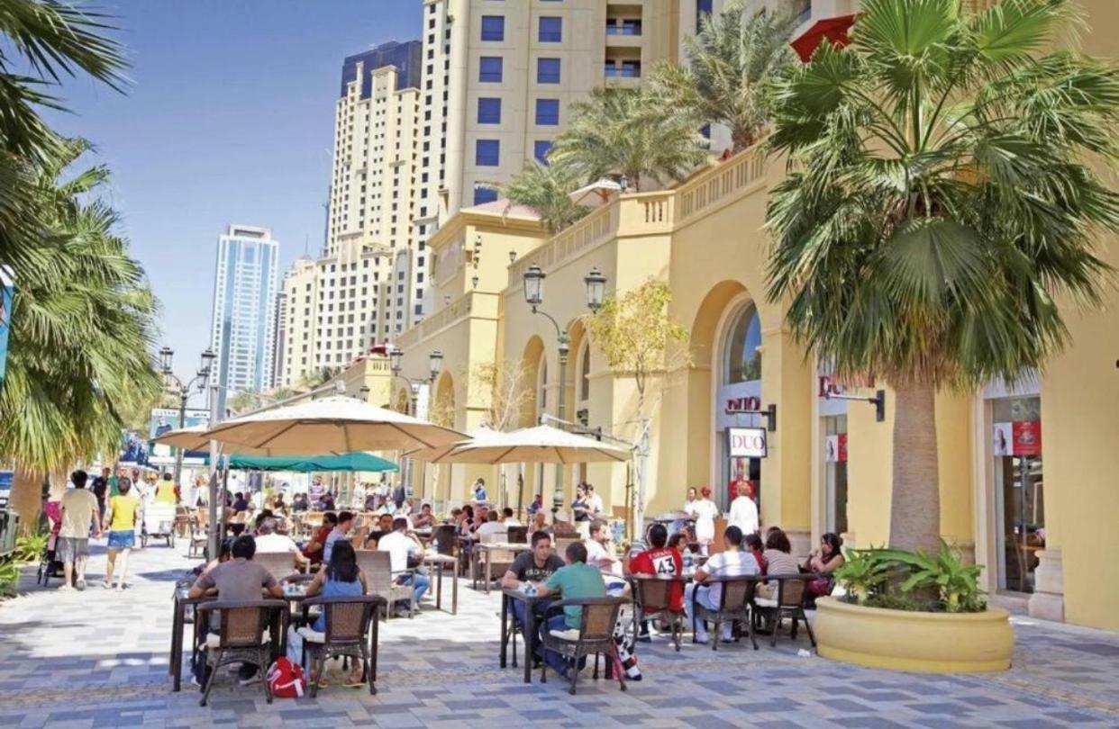 California Hostel Dubai Beach Esterno foto