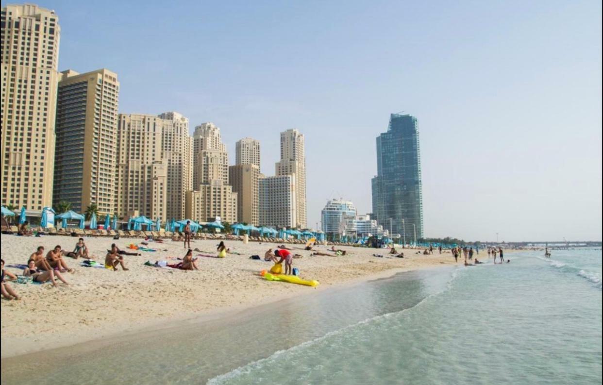 California Hostel Dubai Beach Esterno foto