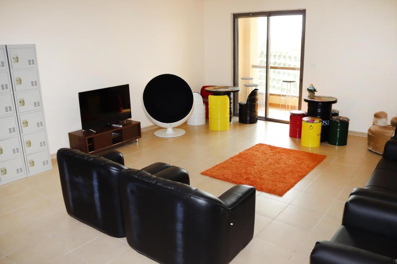 California Hostel Dubai Beach Esterno foto