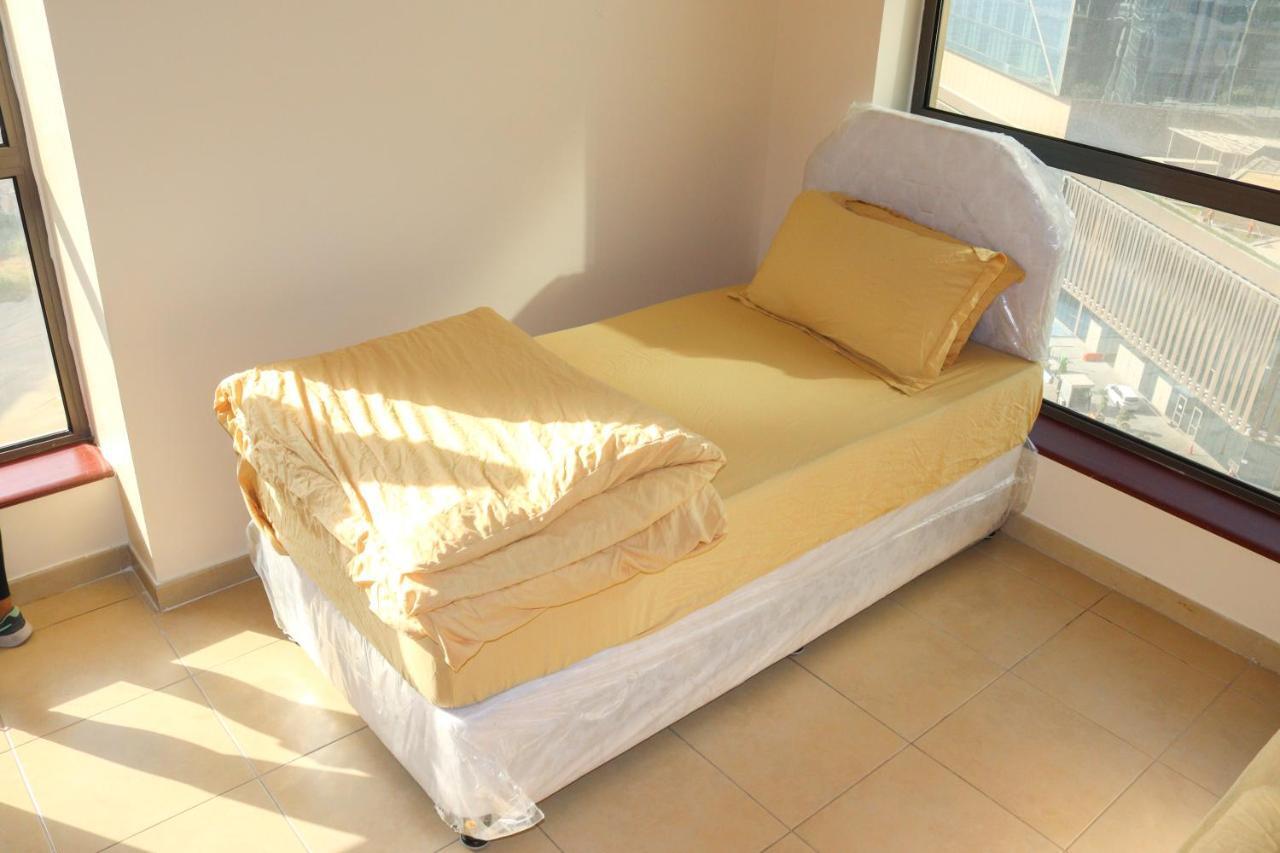 California Hostel Dubai Beach Esterno foto