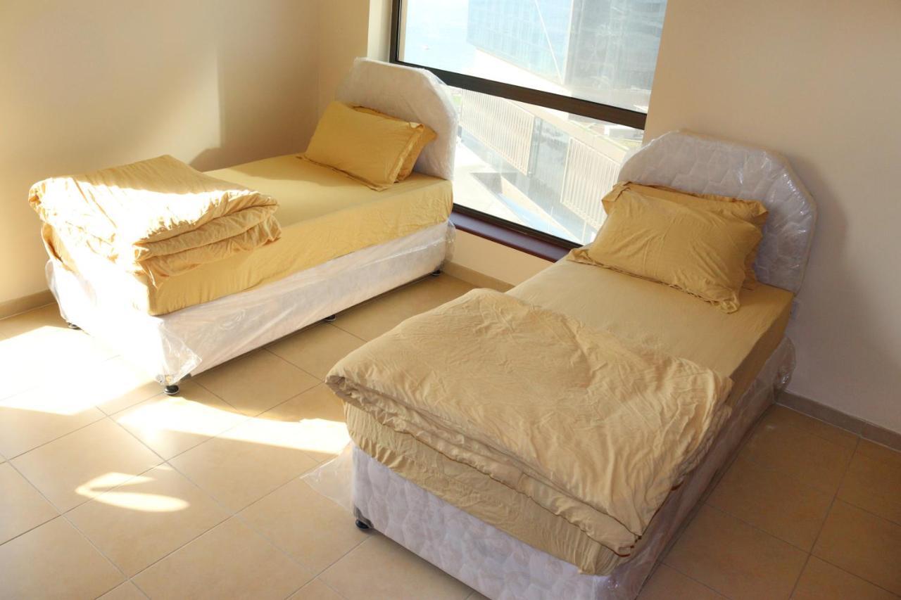 California Hostel Dubai Beach Esterno foto